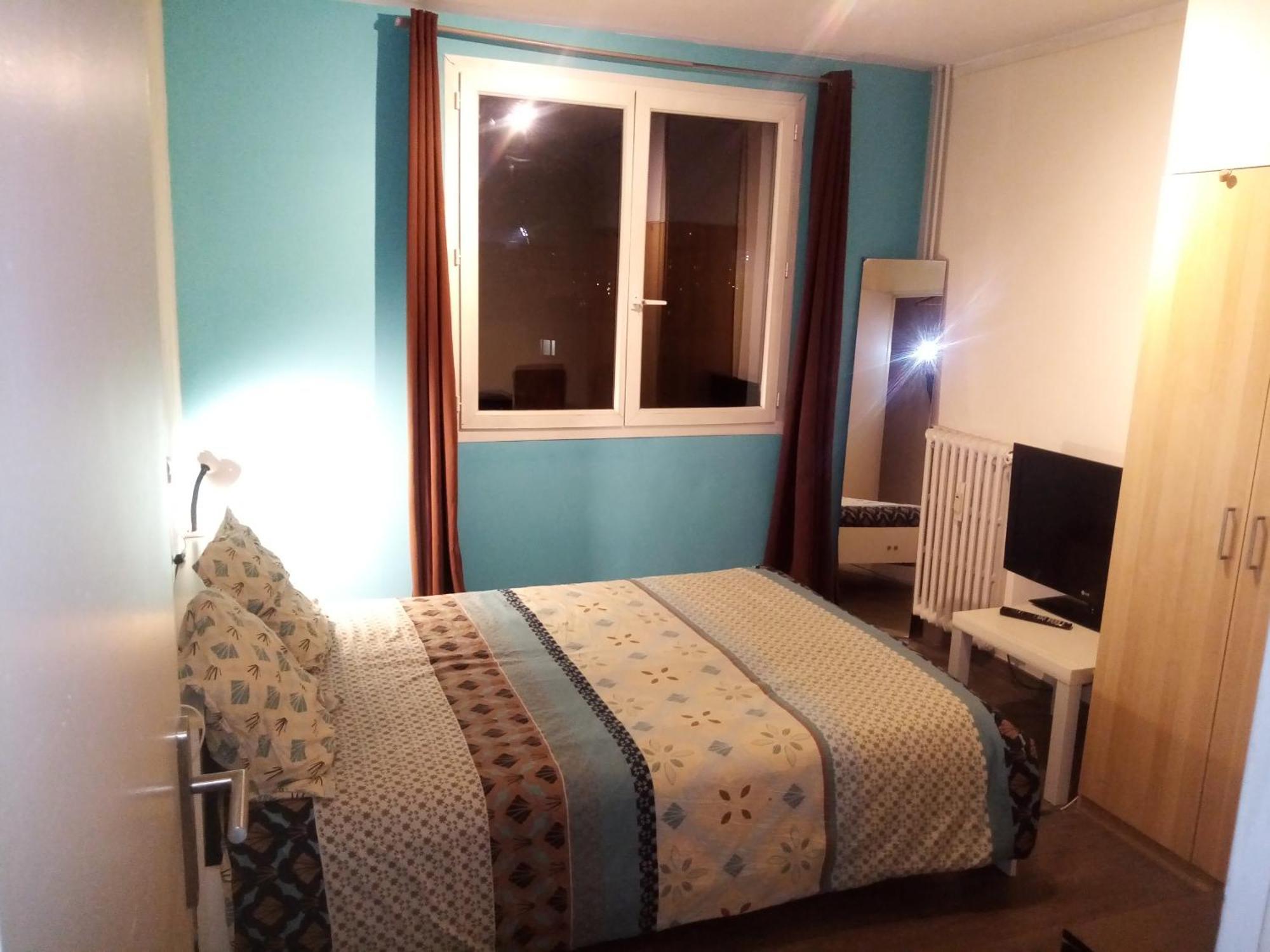 Paris Porte D'Italie - Chambre A Louer Avec Parking Et Vue Sur Paris Ле-Кримлен-Бисетр Экстерьер фото